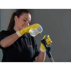 Vileda Professional SprayPro Edelstahl Mopphalter (Stiel inkl. Messbecher 500ml) - 145 cm  | Packung (1 Stück)